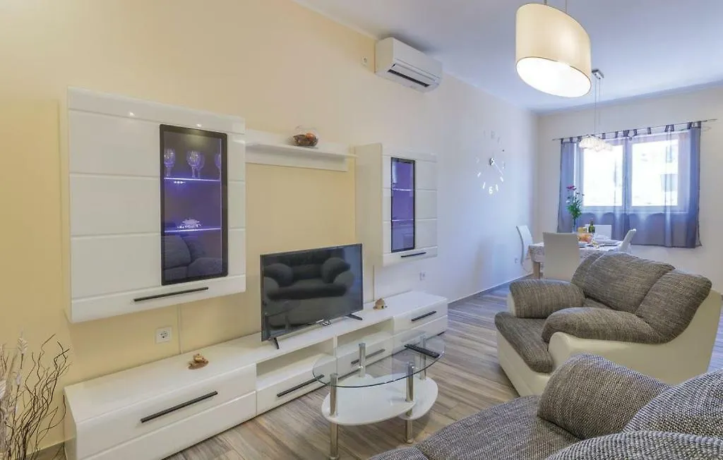 Apartments Klaudija Pula 0*,  Croatia